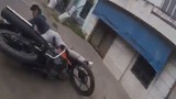 “Nghẹt thở” màn rượt đuổi bắt tên trộm xe máy công nhân ở TP HCM