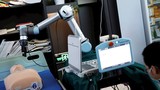 Trung Quốc chế tạo cánh tay robot giúp chăm sóc bệnh nhân Covid-19