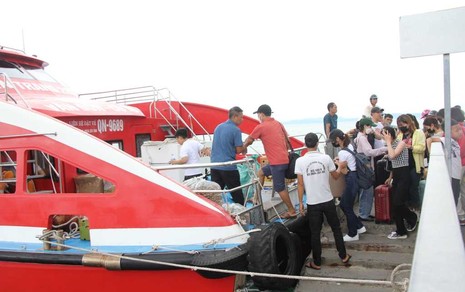 Ứng phó bão MULAN: Quảng Ninh cấm biển, Hải Phòng dừng hoạt động vui chơi các khu vực biển