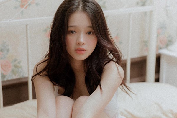 Hot girl Linh Ka phổng phao bất ngờ ở tuổi 16