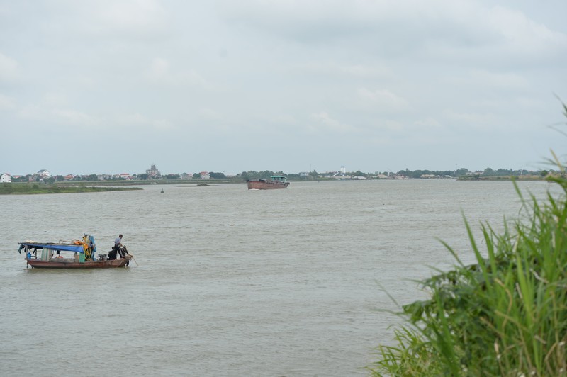 Tìm thấy thi thể 3 mẹ con giáo viên mất tích trên sông Thái Bình