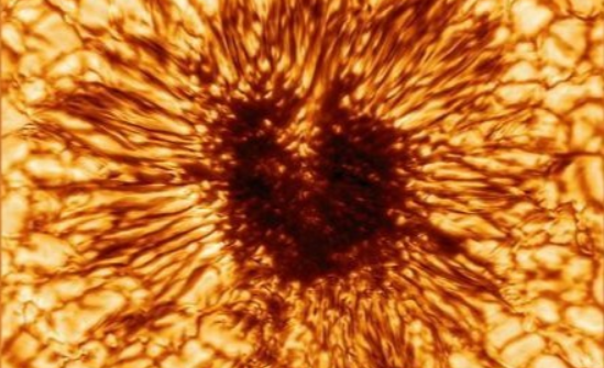 Hình ảnh chi tiết về vết đen trên Mặt Trời