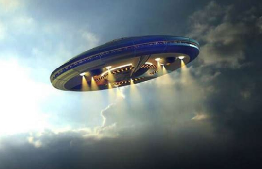 Phát hiện UFO xuất hiện trên bầu trời đêm của Hawaii