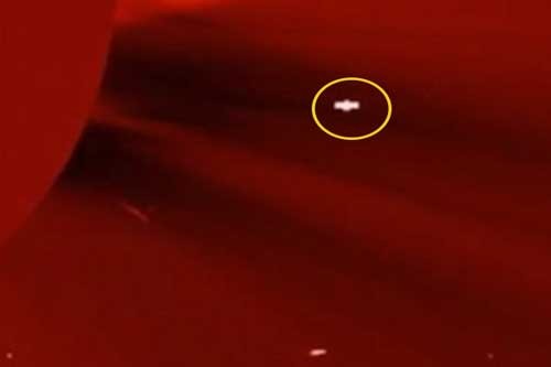 Phát hiện UFO có cánh bí ẩn bay sát mặt trời