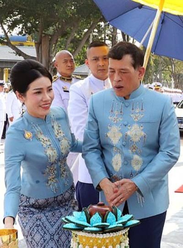 Quyet dinh bat ngo cua Vua Thai Lan: Phong Hoang quy phi thanh Hoang hau