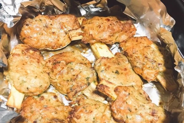 Món chả đắt khách nhất Hải Phòng được sáng chế ra trong tình huống bất ngờ - Hình 2 Mon cha dat khach nhat Hai Phong duoc sang che ra trong tinh huong bat ngo-Hinh-2