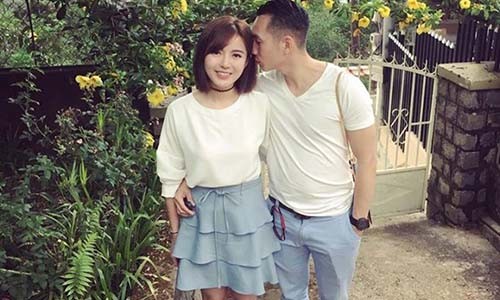 Hot girl Tu Linh lan dau cong khai ban trai tren Facebook