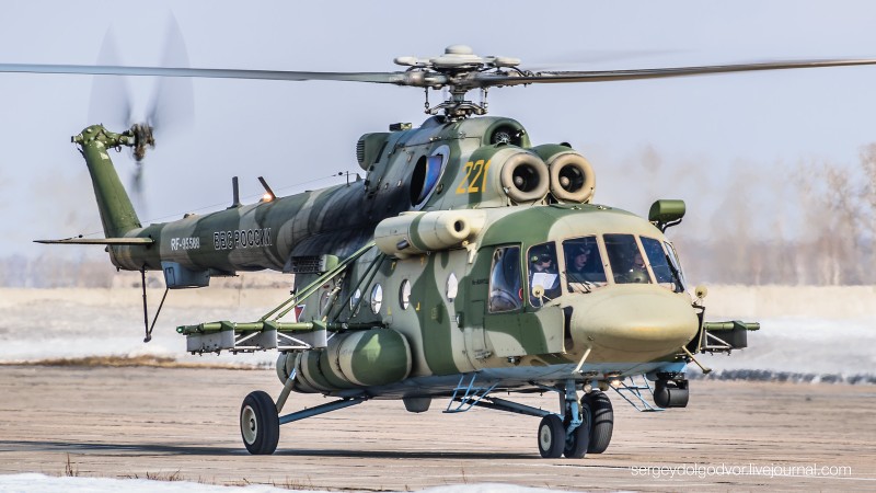 Nga can man nang cap tiep Mi-8, bien thanh truc thang dac nhiem-Hinh-10