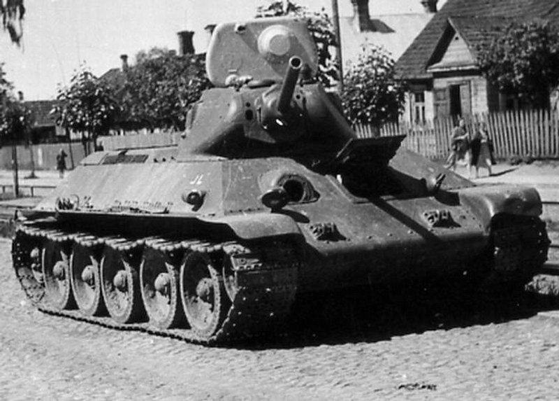 Sherman M4 hay T-34 moi la chien xa tot nhat The chien thu II?-Hinh-12