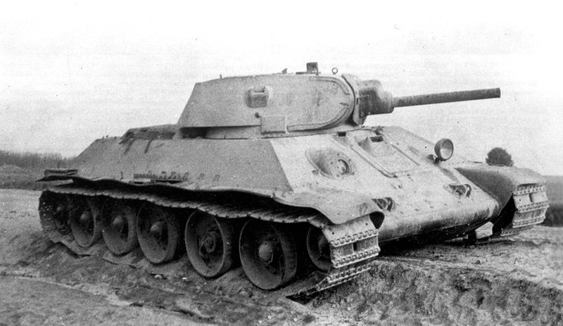 Sherman M4 hay T-34 moi la chien xa tot nhat The chien thu II?-Hinh-13
