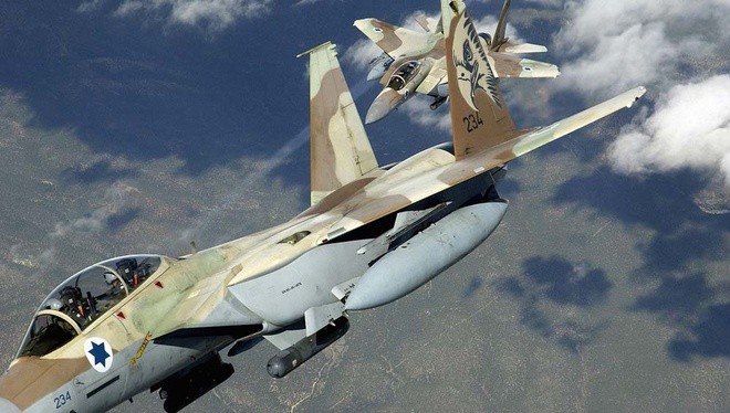 Israel tiep tuc mao hiem khi choi “nup lum” voi may bay Nga-Hinh-11