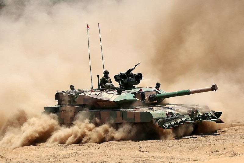 Khi Pakistan co xe tang VT-4, An Do tra loi bang T-90 va MK-1A-Hinh-10
