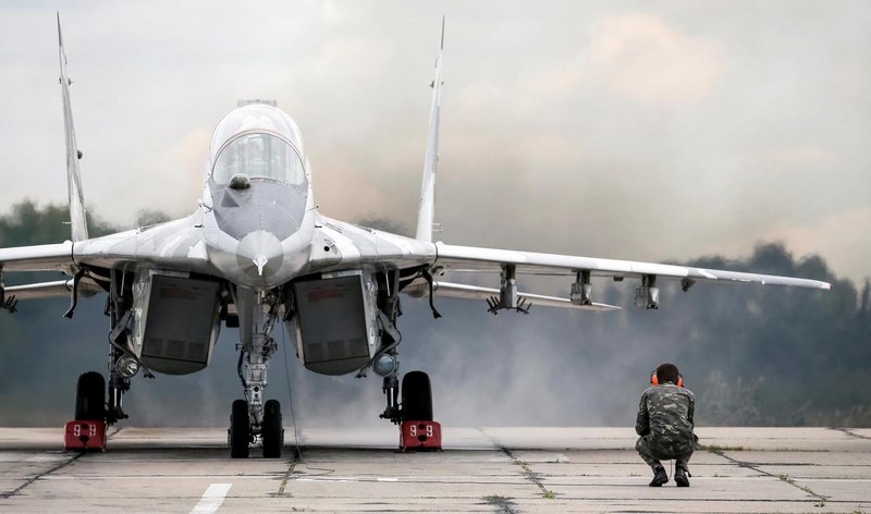 NATO khong muon giao may bay cho Ukraine vi 