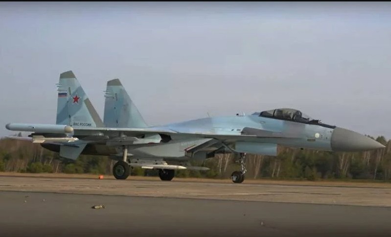 Su-35 khong co dat dien tren bau troi Ukraine, UAV TB2 mat dang