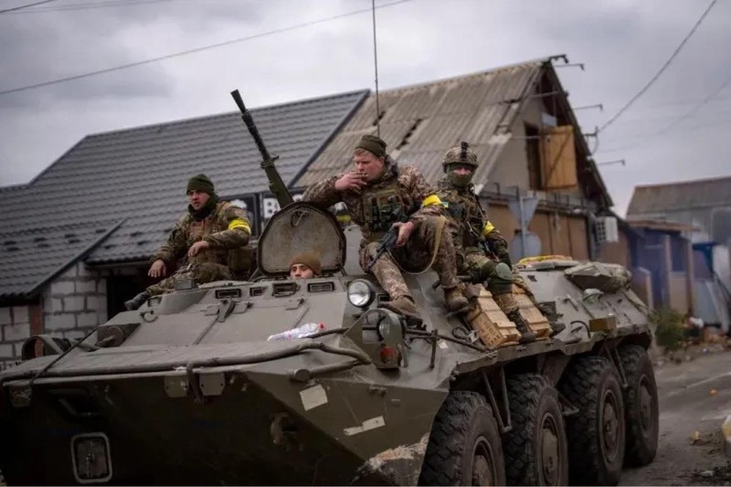 Chien truong Donbass ac liet, mot tieu doan tinh nhue cua Ukraine dau hang-Hinh-12