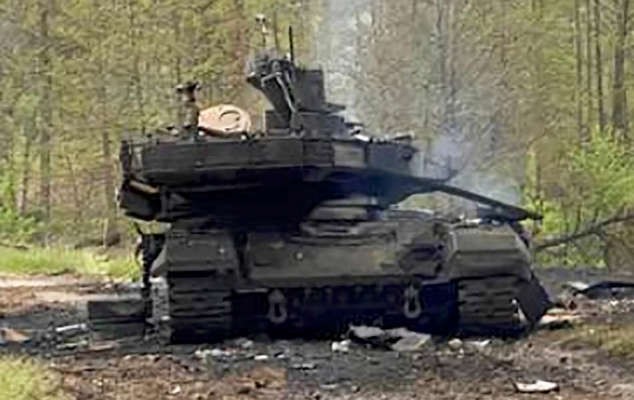Lo nguyen nhan chiec T-90M cua Nga bi Quan doi Ukraine ban chay-Hinh-3