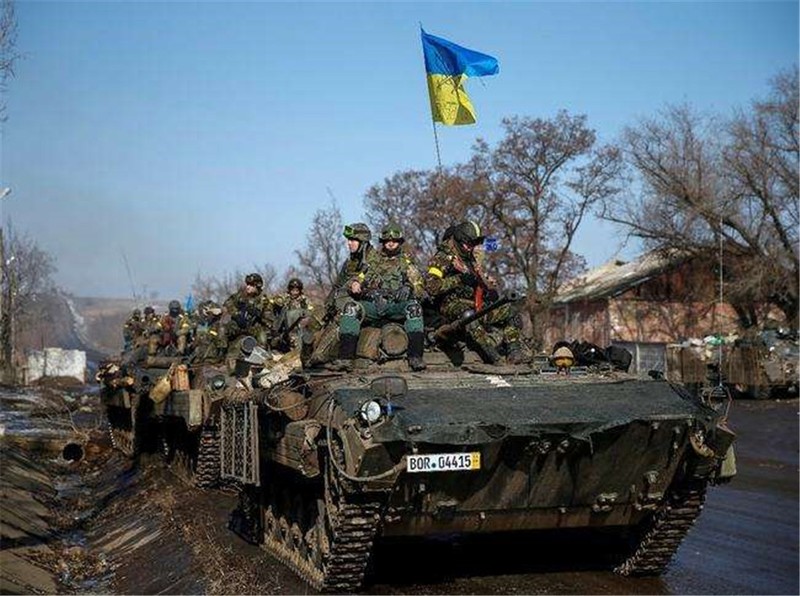 Bo truong Ngoai giao Ukraine: Tinh hinh Donbass “toi te hon tuong tuong“-Hinh-11