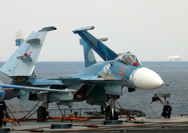 Tai sao Hai quan Nga bo Su-33 va dung MiG-29K de thay the?-Hinh-2