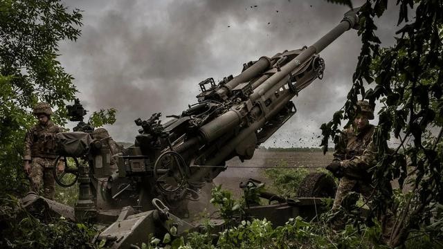 Khong quan Nga pha huy 16 khau phao M777 cua Ukraine mot ngay-Hinh-8