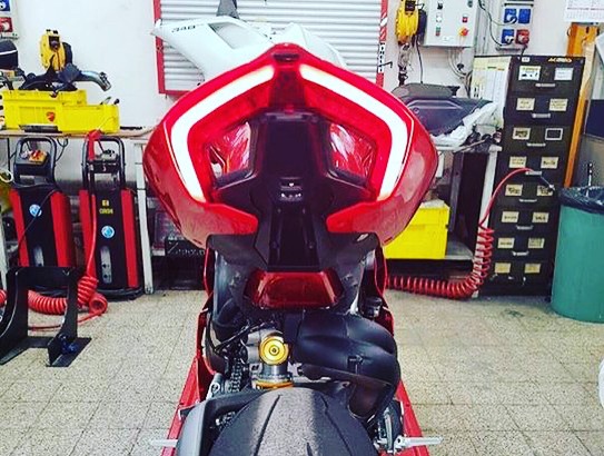 Sieu moto Ducati V4 Panigale "lo hang" truoc ngay ra mat-Hinh-3