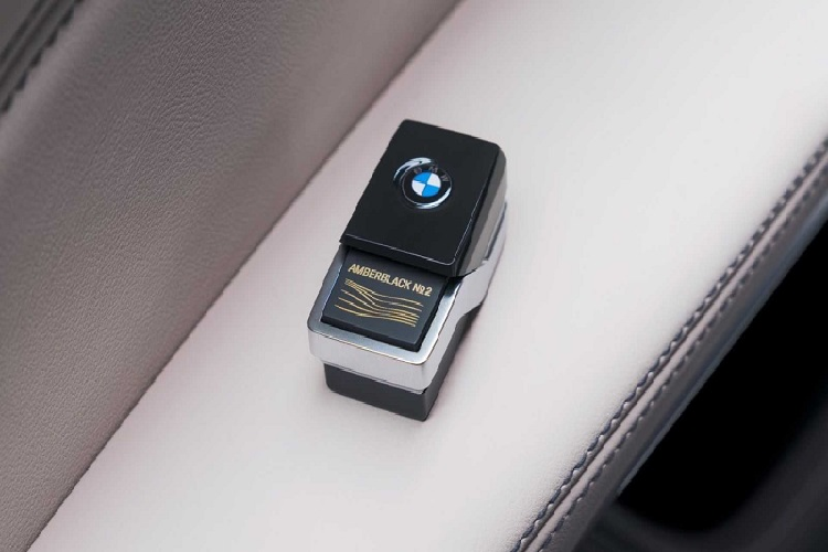BMW X7 UAE 50th Year Edition chao hang cac dai gia A Rap-Hinh-4