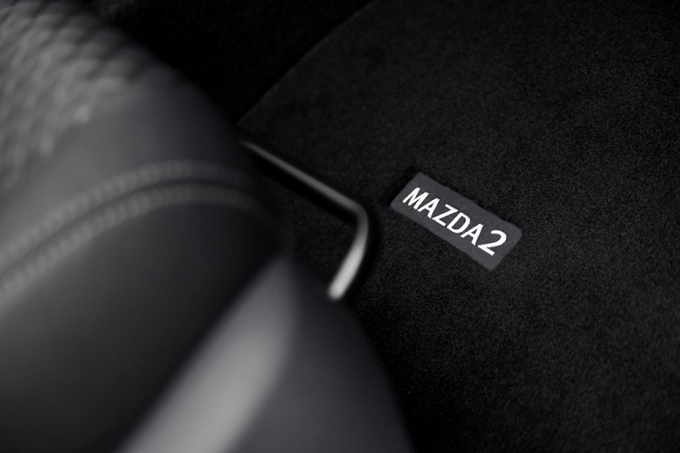 Mazda2 2022 moi thiet ke va trang bi khong khac gi Toyota Yaris-Hinh-5