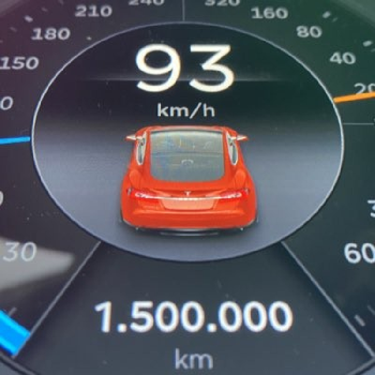 Chiec Tesla Model S chay toi 1,5 trieu km trong hon 7 nam