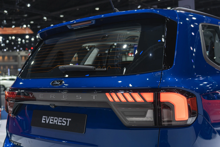 Ford Everest 2023 may dau V6 3.0L tang ap manh nhat phan khuc-Hinh-10