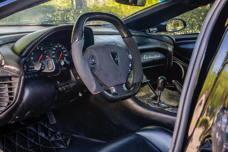 Lamborghini Diablo GT nhai Acura NSX 