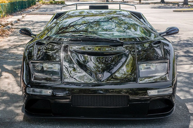 Lamborghini Diablo GT nhai Acura NSX 