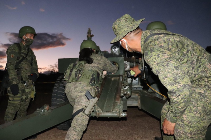 Muc kich nu phao binh Philippines na dan M101 co nong 105mm-Hinh-10