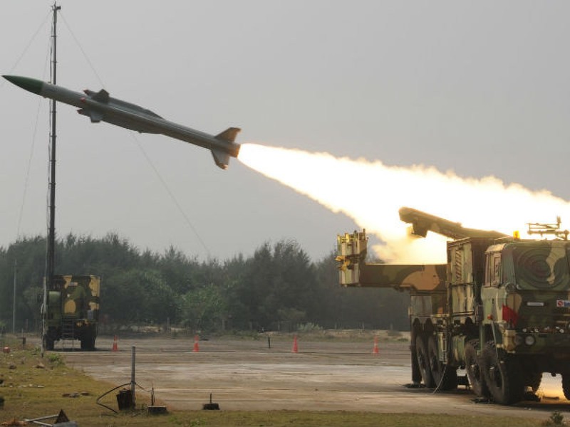 Ấn Độ có thể sẽ bán tên lửa phòng không Akash cho Việt Nam - Hình 3 An Do co the se ban ten lua phong khong Akash cho Viet Nam-Hinh-3