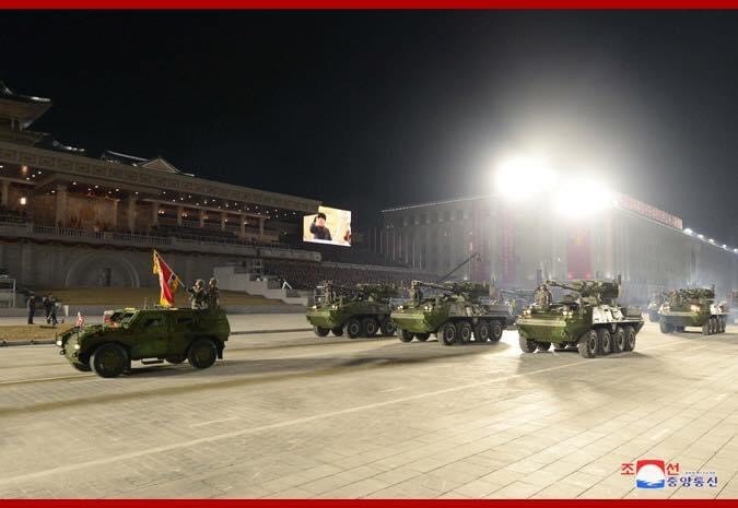 Chi tiết dàn vũ khí hạng nặng Triều Tiên vừa mang ra duyệt binh trong đêm - Hình 7 Chi tiet dan vu khi hang nang Trieu Tien vua mang ra duyet binh trong dem-Hinh-7
