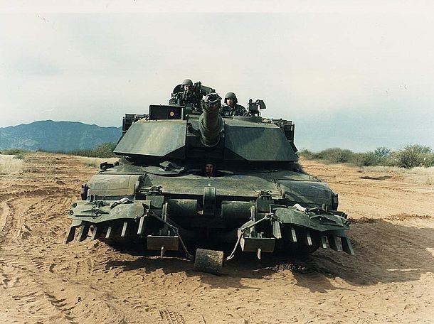 Tran danh “tu sat” cua T-72 Iraq khi doi dau voi M1A1 My-Hinh-2