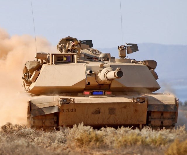 Tran danh “tu sat” cua T-72 Iraq khi doi dau voi M1A1 My-Hinh-8
