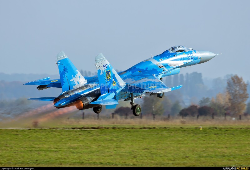Tiem kich Su-27 cua Nga va Ukraine: Mot chiec may bay - hai so phan-Hinh-5