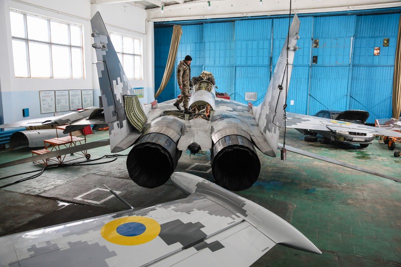 Tiem kich Su-27 cua Nga va Ukraine: Mot chiec may bay - hai so phan-Hinh-7