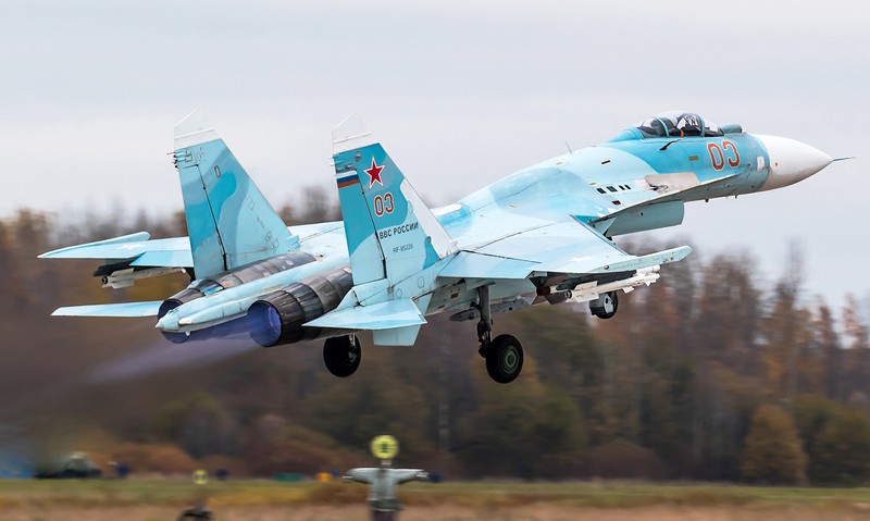 Ngay buon cua khong quan Ukraine: 4 chiec Su-27 bi Nga ban ha-Hinh-9