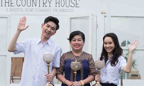 Lam phim kieu “nem tien qua cua so”, NSX Dung Binh Duong tung chieu gi de vot?