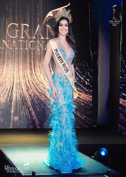 Soi trinh Thuy Tien o Miss Grand International, co cua de thang?-Hinh-12