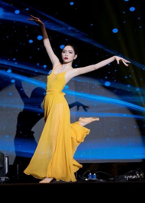 Nam Em va dan thi sinh Miss World Vietnam tro tai hat, thuyet trinh-Hinh-4
