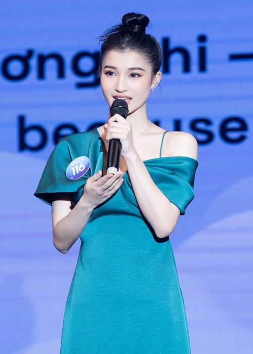 Nam Em va dan thi sinh Miss World Vietnam tro tai hat, thuyet trinh-Hinh-9