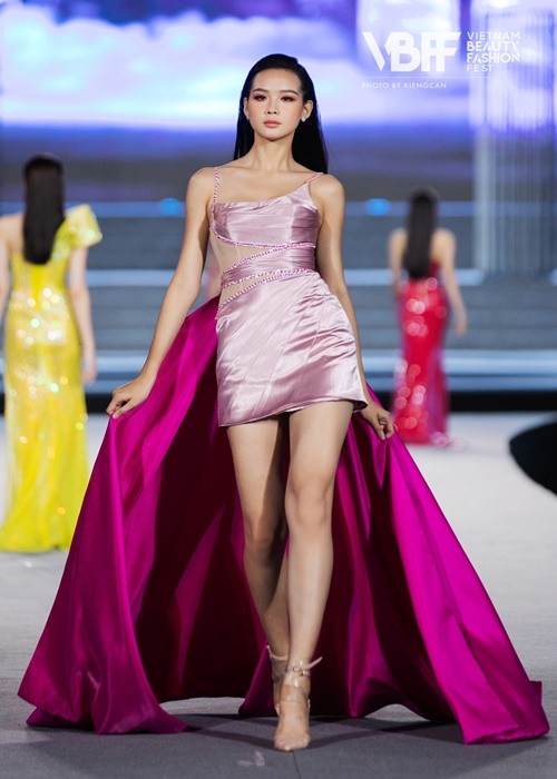 Nguoi dep cao 1m85 vao thang top 20 Miss World Vietnam 2022