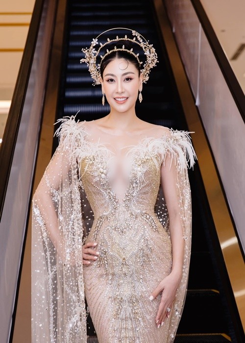 Gu thoi trang goi cam kho cuong cua dan giam khao Miss Grand Vietnam 2022