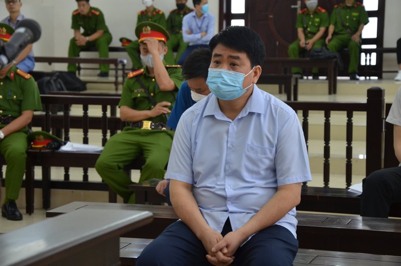 Ong Nguyen Duc Chung khac phuc thiet hai 10 ty dong co duoc giam an?