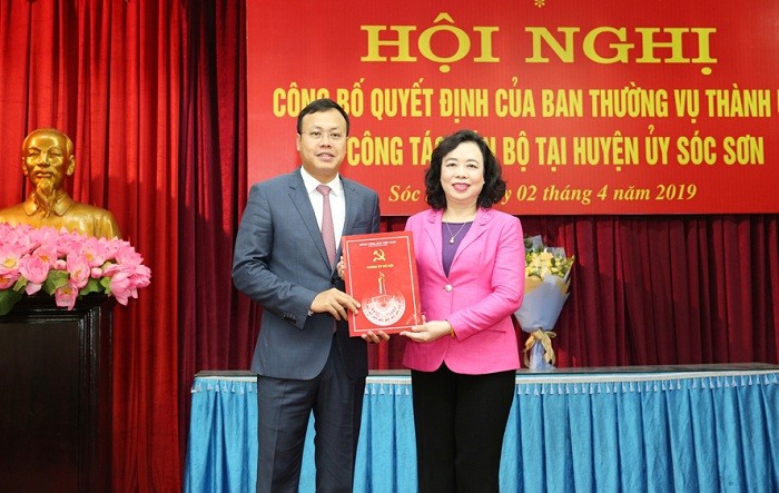 Con trai ong Pham Quang Nghi lam Pho Bi thu huyen Soc Son