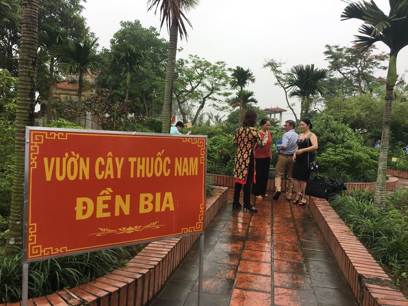 Hang nghin nguoi du le hoi den Bia, tuong nho vi “Thanh thuoc Nam” Tue Tinh-Hinh-4