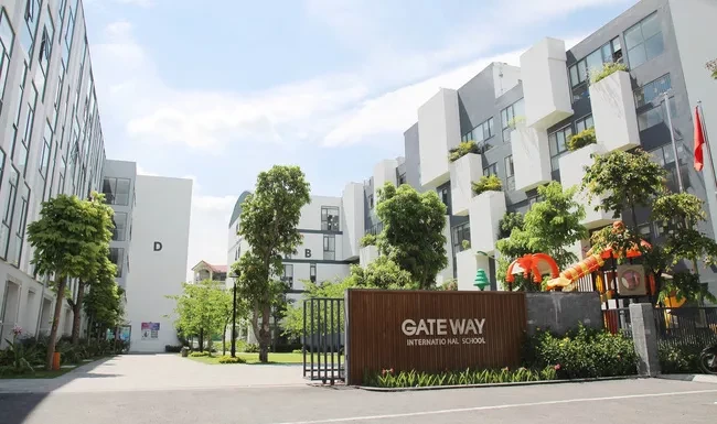 Vu truong Gateway: Da khoi to Quy, Phien, Thuy... tiep sau la ai?