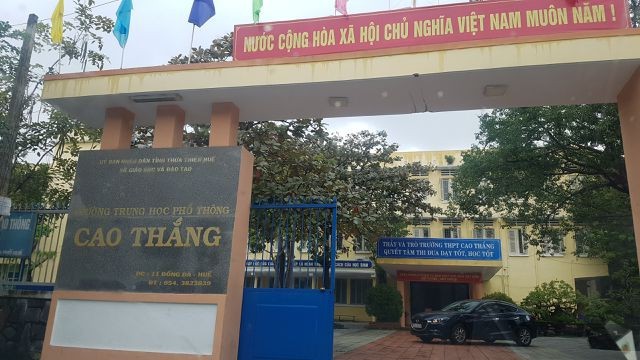 Thay giao THPT Cao Thang - Hue noi hoc sinh “hang to”: Con nhieu vi phat ngon “ba dao” phan cam