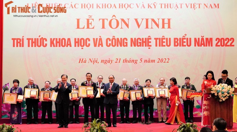 Chu tich nuoc Nguyen Xuan Phuc: “Doi ngu tri thuc KH&CN Viet Nam tao nen nang luc doi moi, sang tao quoc gia”-Hinh-3